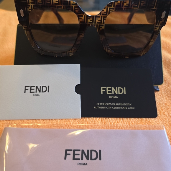 Fendi Brown Square Sunglasses NWT - Picture 9 of 9